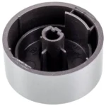 Ручка регулювання для духової шафи Samsung DG64-00191B.Призначена для керування температурним режимом духової шафи. Дає змогу вибирати та встановлювати необхідну температуру приготування шляхом повертання ручки, забезпечуючи зручне й точне керування нагріванням духовки.Колір: сріблястий.Підходить до моделей: NV68R1310BS/WT NV70K1310BS/WT NV70K1340BS/WTSamsung: BF641FST BF641FB/BWT BF641FGB/BWT